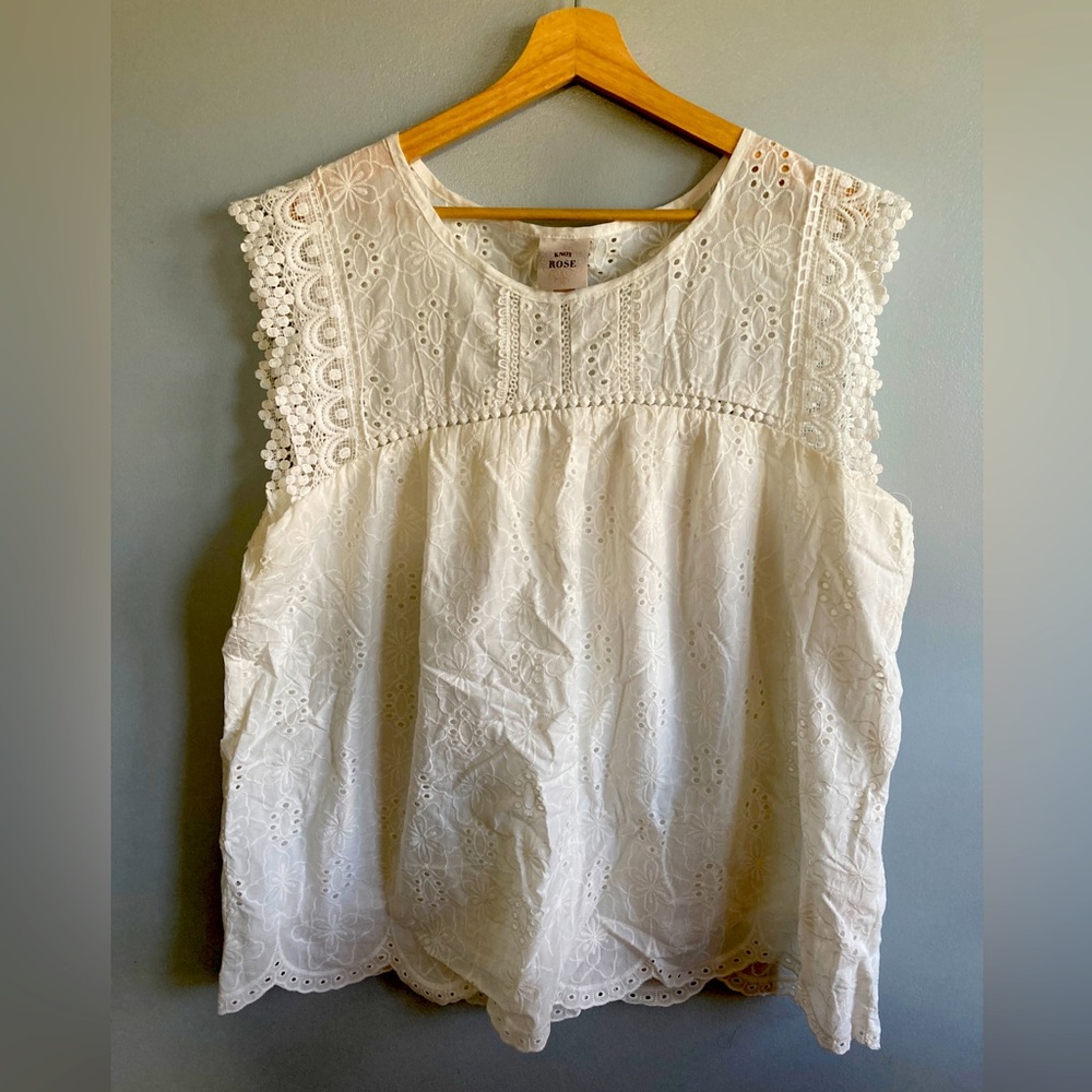 XXL Lacy Floral Top